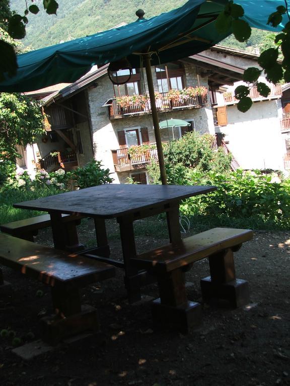 Antica Casa Ortensia Riva del Garda Buitenkant foto