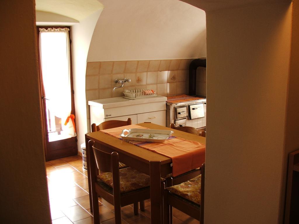 Antica Casa Ortensia Riva del Garda Buitenkant foto
