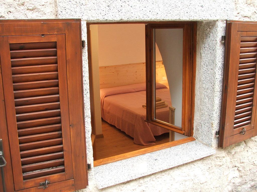 Antica Casa Ortensia Riva del Garda Buitenkant foto