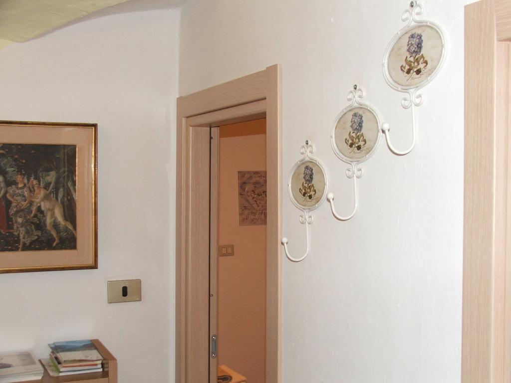 Antica Casa Ortensia Riva del Garda Buitenkant foto
