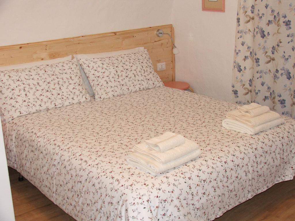 Antica Casa Ortensia Riva del Garda Buitenkant foto