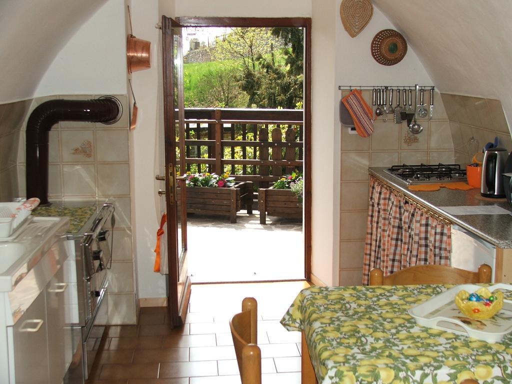 Antica Casa Ortensia Riva del Garda Buitenkant foto